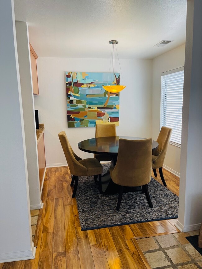 510 Woodside Oaks Unit 4, Sacramento, CA 95825 Condo for Rent in