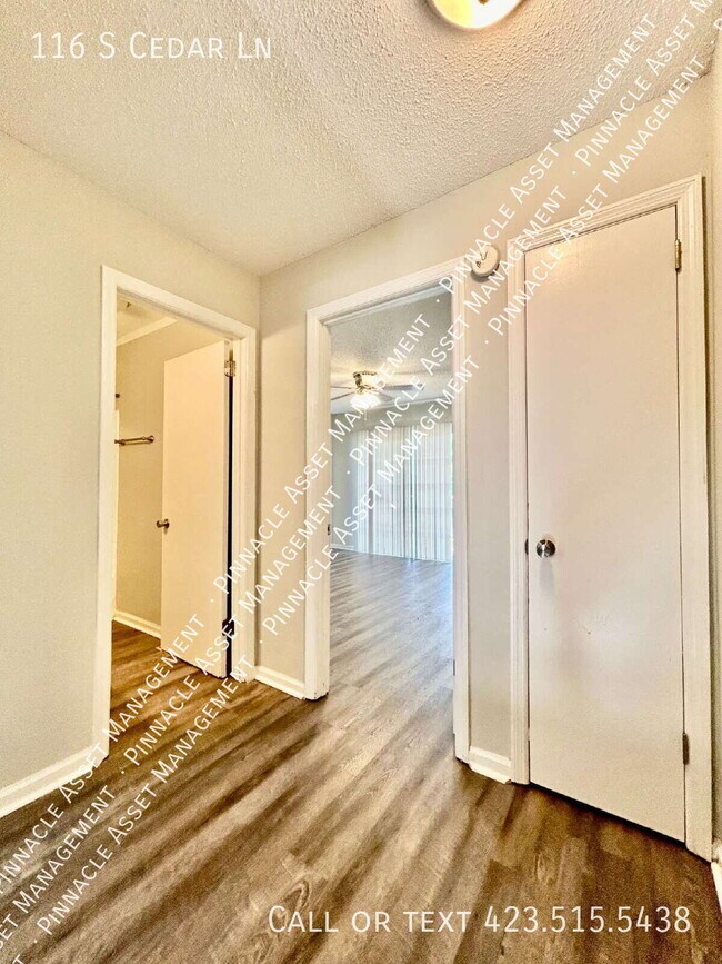 Foto del edificio - 116 S Cedar Ln