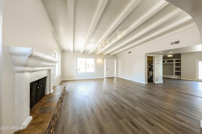 Foto del edificio - 4031 N 59th Dr