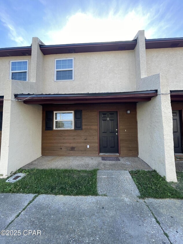 Foto principal - 6913 Cherry St