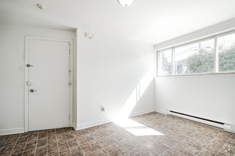 Building Photo - 501 Rue Jubinville