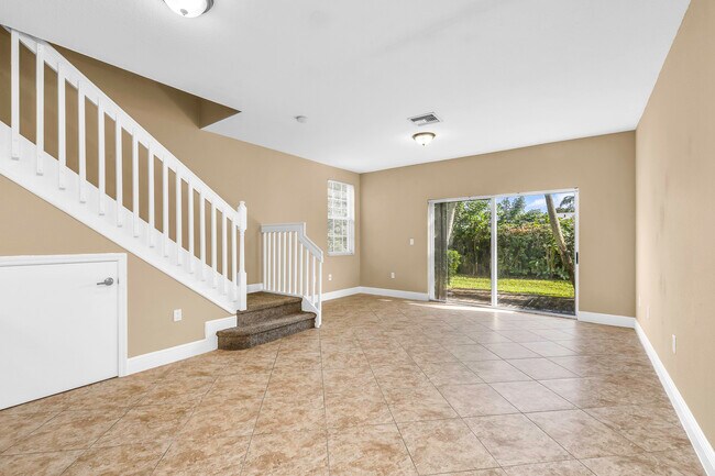 Building Photo - 3734 NE 4th Ter