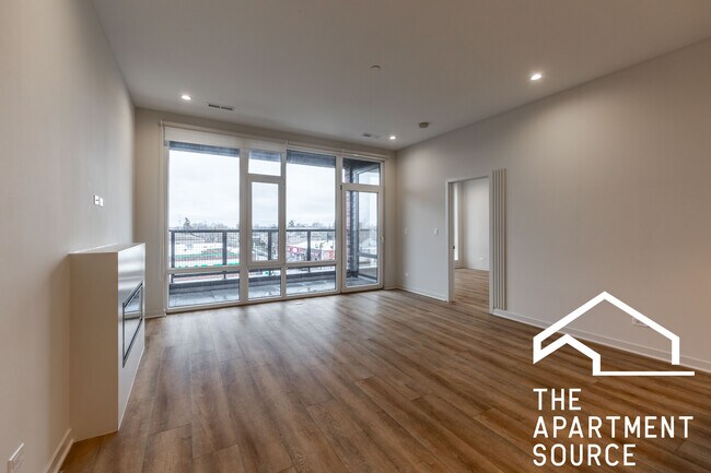 Building Photo - 3207 N Narragansett Ave