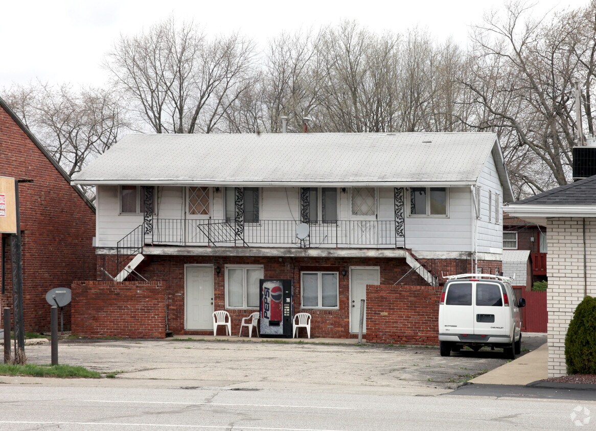Primary Photo - 1802 E Hoffer St