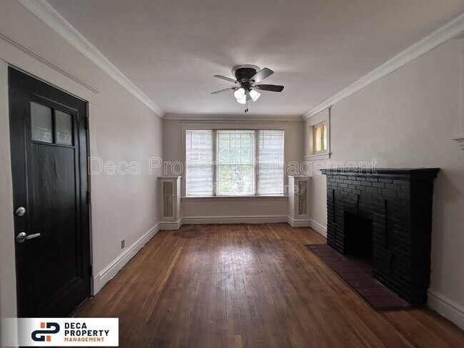 Foto del edificio - 4684 S Grand Blvd