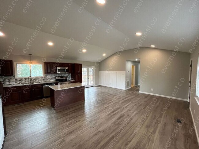 Foto del edificio - 3637 Highland Terrace Dr