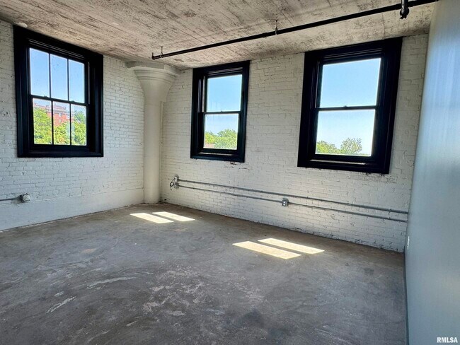 Foto del edificio - 511 Pershing Ave