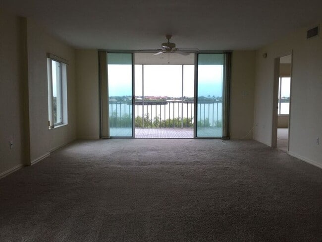 Building Photo - 188 Pinellas Ln