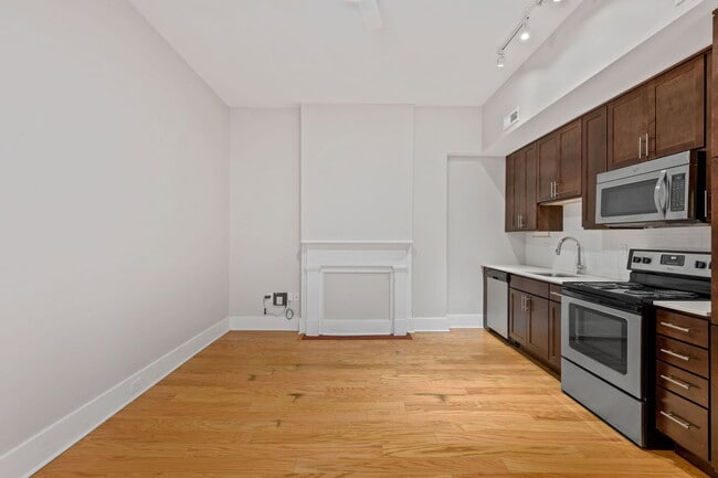 Photo - 516 E 13th St Apartment
