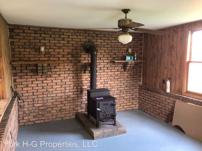 Building Photo - 2 br, 1 bath House - 6626R South Road