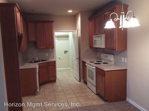 Foto del edificio - 1625 Summer Hill Ct