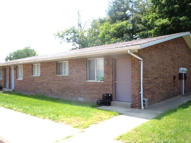 Building Photo - 840 Patty Dr