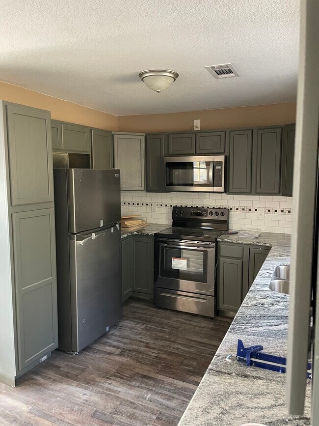 Building Photo - 272 Harp Loop