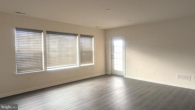 Building Photo - 24238 Zinfandel Ln