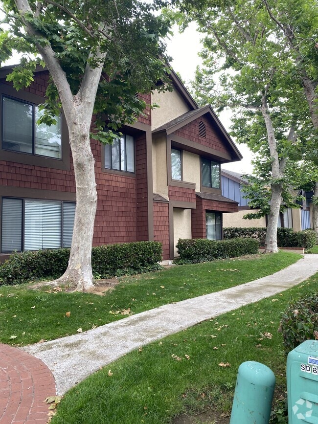 Building Photo - 8393 Summerdale Rd