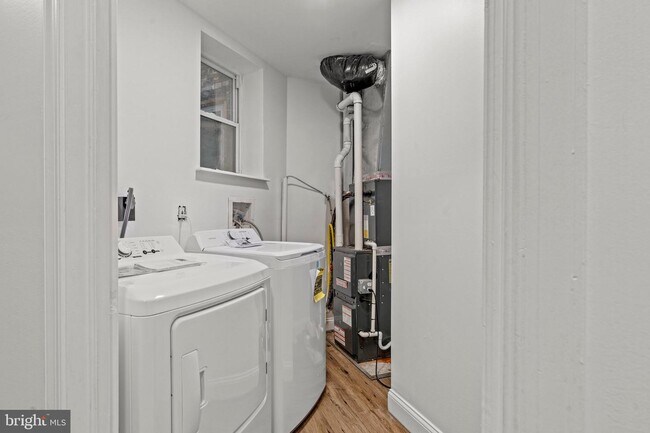 Building Photo - 1316 S 53rd St