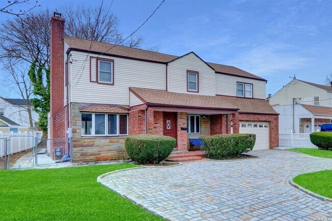 Building Photo - 7 Dogwood Ave
