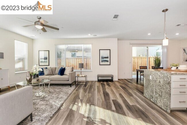 Building Photo - THIS IS A 10! IDEAL BRENTWOOD 4 BEDROOM AN...