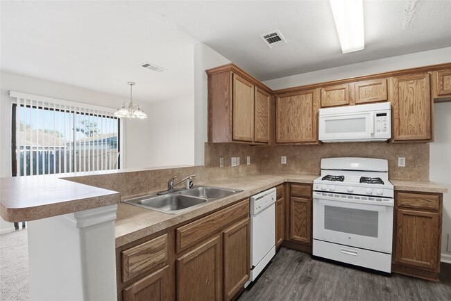 Building Photo - 10241 Azalea Village Dr