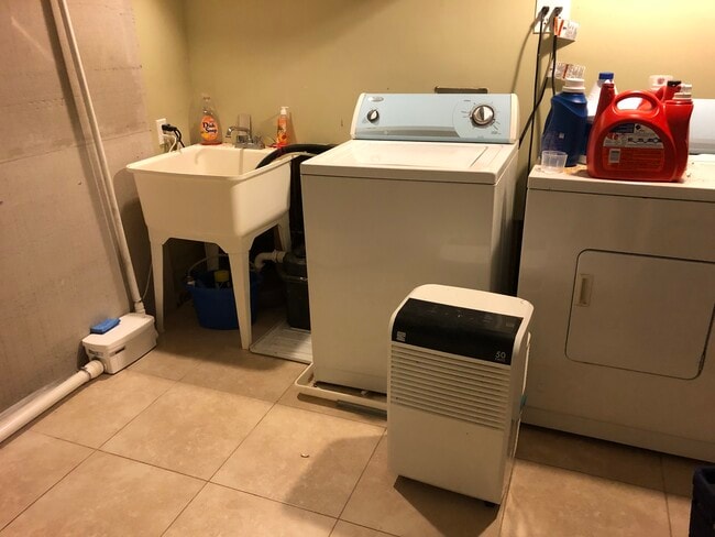Laundry - 277 Millbrook Ave