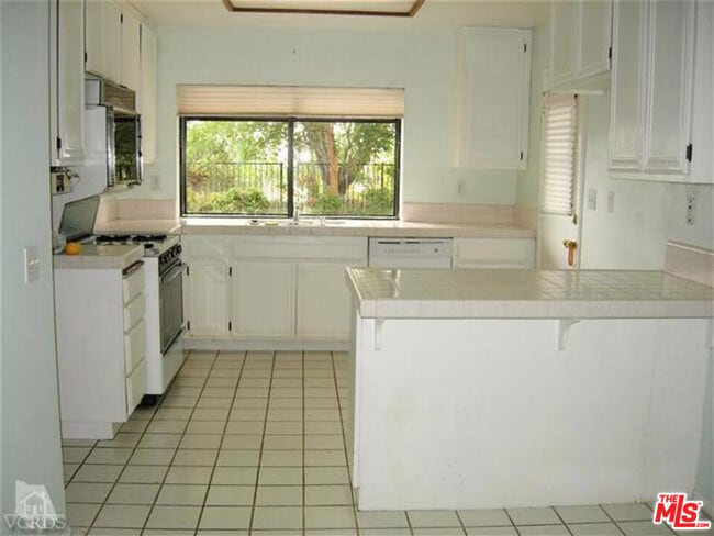 Building Photo - 523 Park Springs Ct