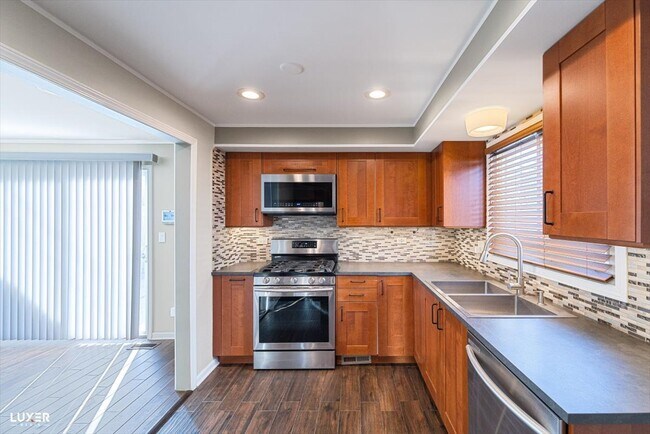Foto del edificio - 9137 W Emerson St