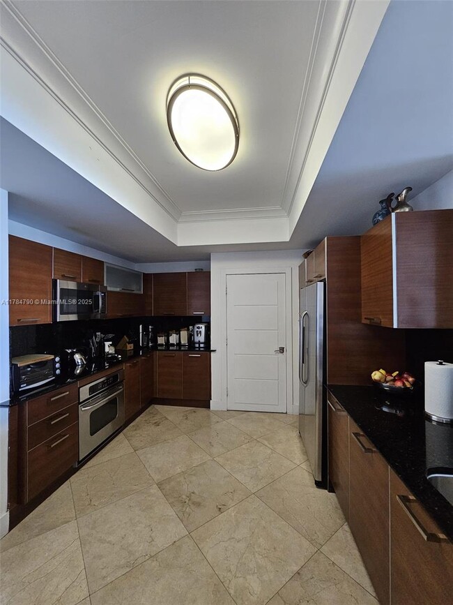 Foto del edificio - 3330 NE 190th St