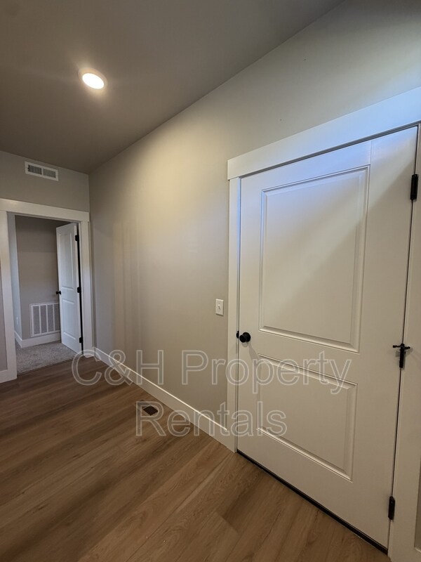 Foto del edificio - 6108 Northstead Ave