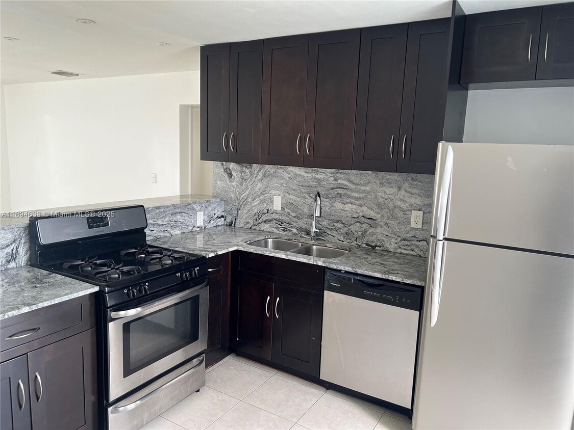 Foto principal - 520 SW 10th St