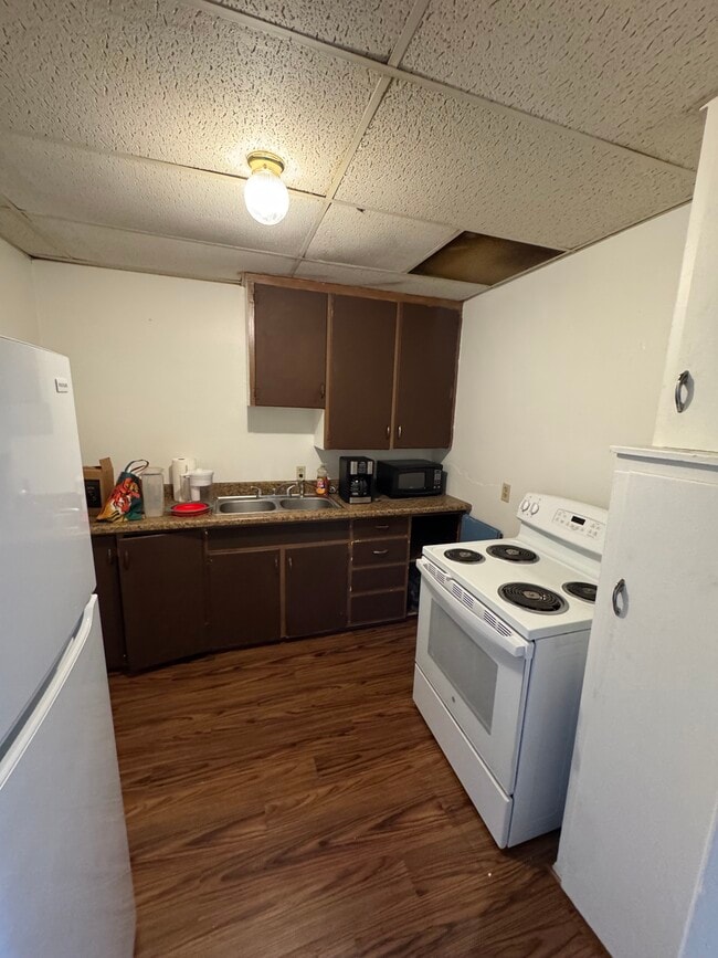 Building Photo - 3289 S Main St