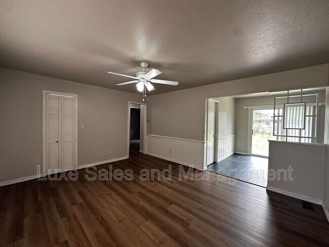 Building Photo - 3328 Del Rancho Rd