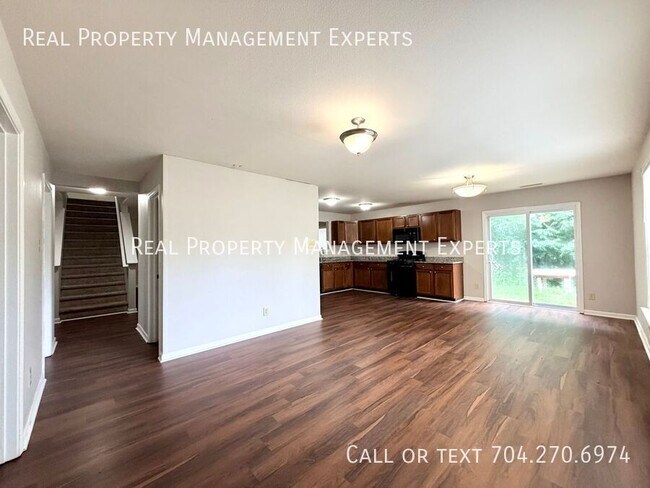 Building Photo - 8609 Old Potters Rd