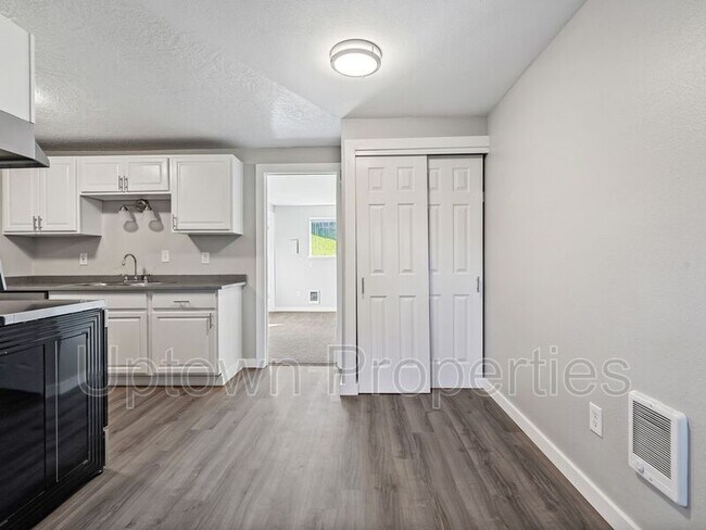 Foto del edificio - 6836 N Richmond Ave