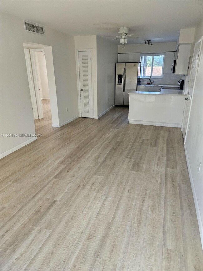 Foto del edificio - 1057 SW 7th St