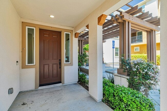 Building Photo - 4567 Huntington Ln