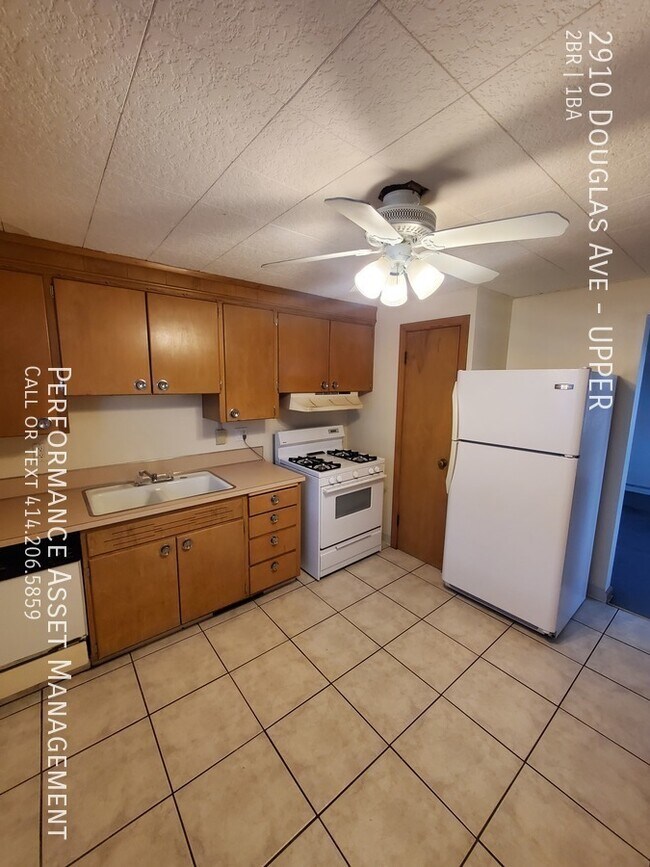 Foto del edificio - 2910 Douglas Ave