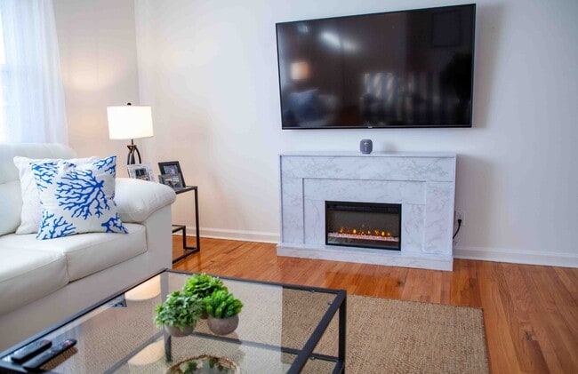 Foto del edificio - 6738 Red Fox Rd