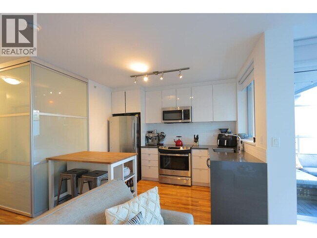 Photo du bâtiment - 289 E 6th Ave