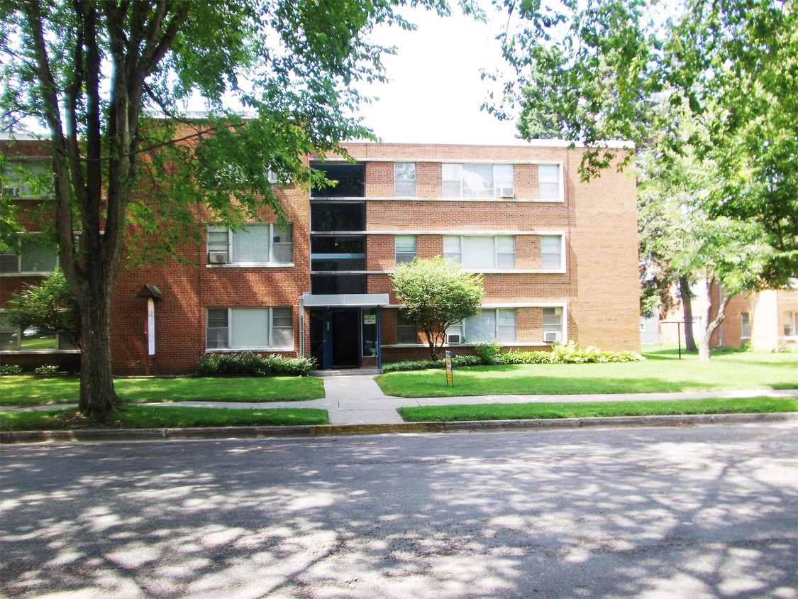 Primary Photo - 210 16th St NE