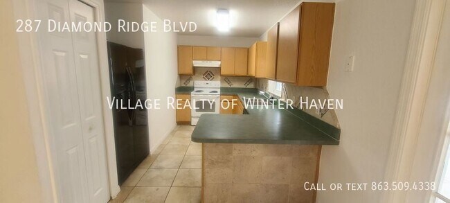 Foto del edificio - Beautiful 3 bedroom 2 bathroom home on Lar...