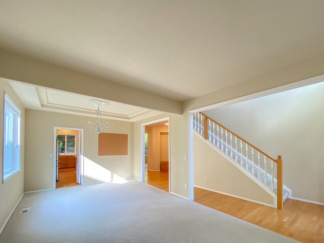 Building Photo - Beautiful 4 Bed + 2.5 Bath Home in Portlan...