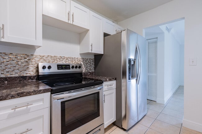 Foto del edificio - 9459 SW 76th St
