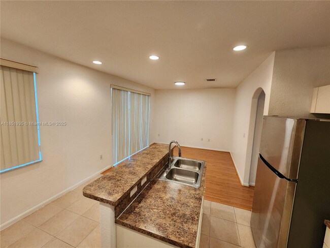 Foto del edificio - 2762 SW 85th Ave