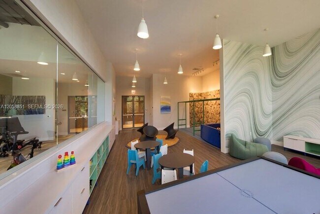 Foto del edificio - 16385 Biscayne Blvd