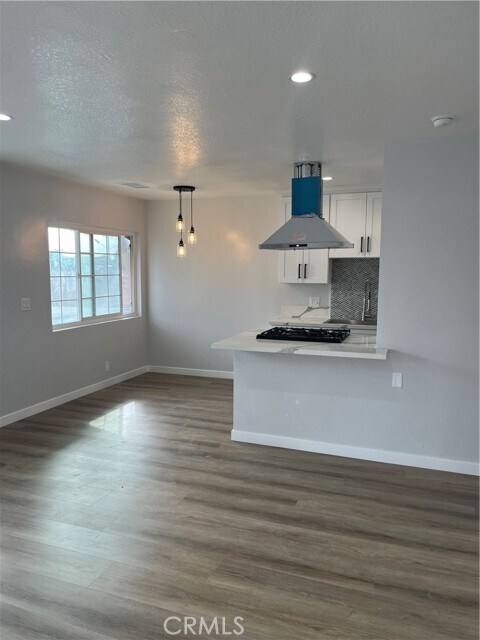 Building Photo - 537 S 6th St