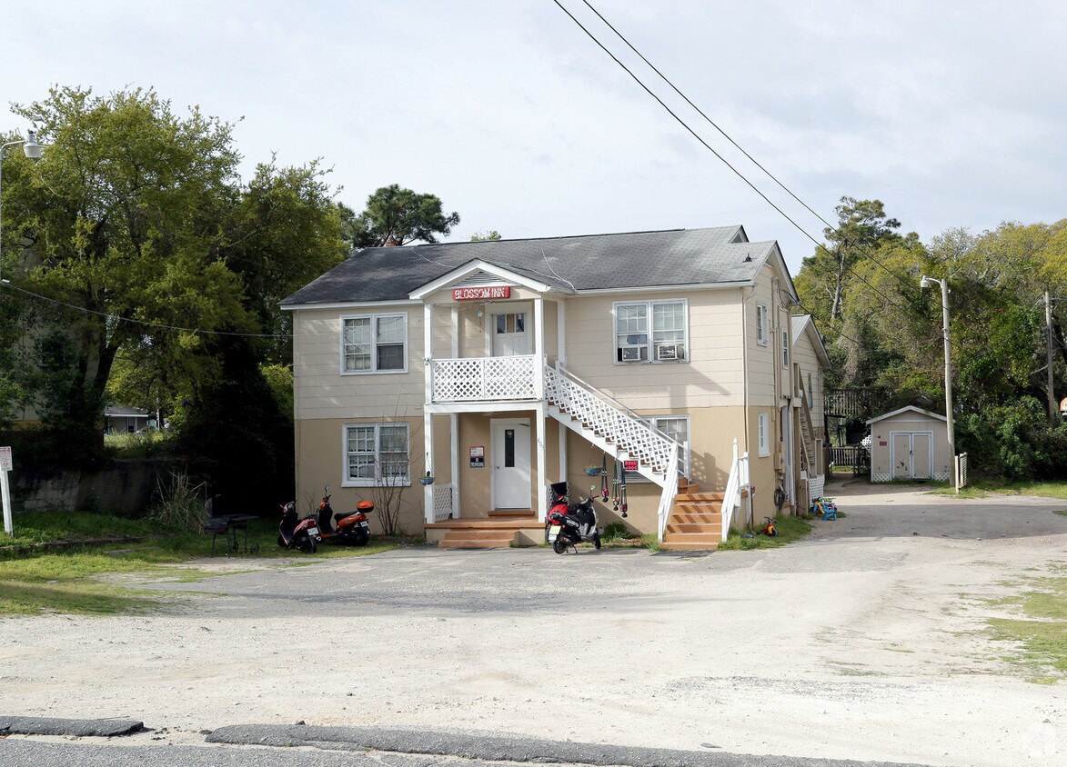 Primary Photo - 403 5th Ave N