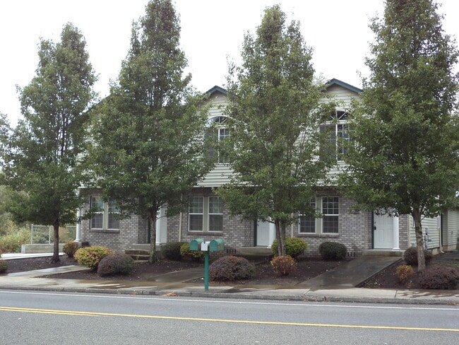 Building Photo - Brosek