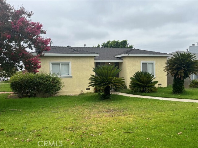 Foto principal - 725 W 10th St