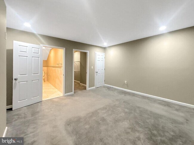 Foto del edificio - 1026 W Fayette St