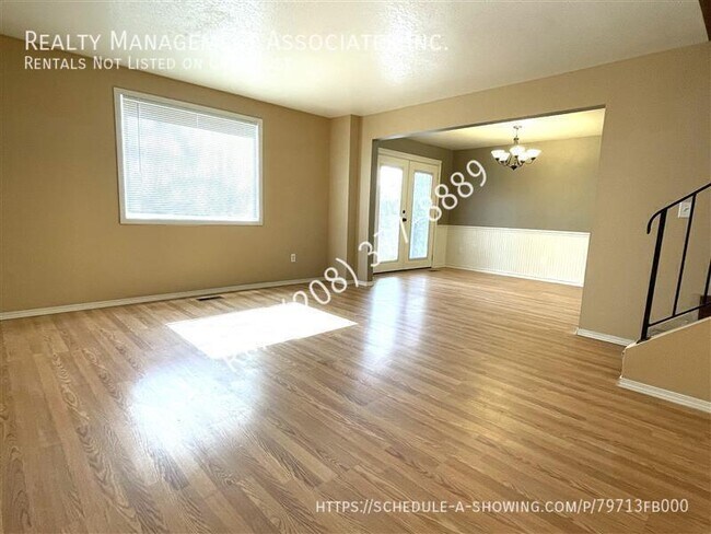 Foto del edificio - 5349 W Grover St